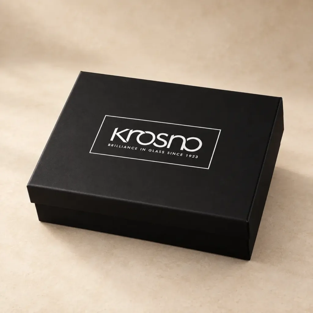 Czarne pudełko produktowe Krosno z białym logo