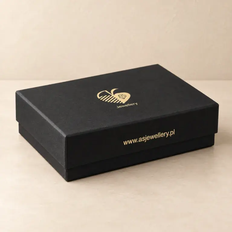 Czarne opakowanie jubilerskie P43 z logo AS Jewellery